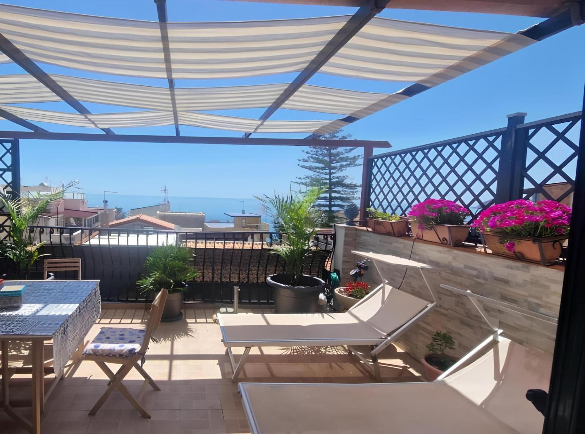 Апартаменти Terrazza Enjoy Летоянні Екстер'єр фото